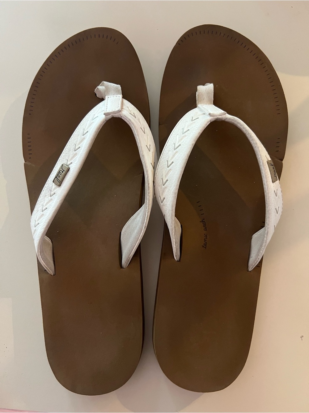 Reef Beach Break White Strap Chevron sticking Brown Footbed Sandals Sz 11